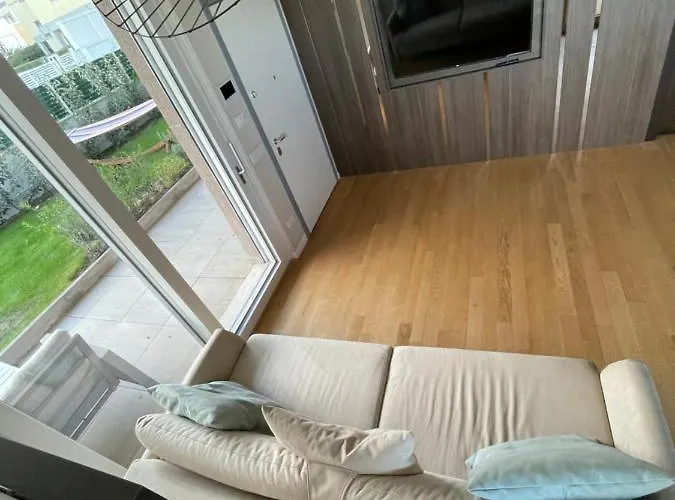 아파트 Lucia's House